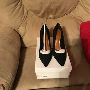 Black suede Halston pumps